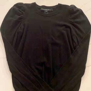 French Connection long sleeve, fitted top with shoulder pad at seam